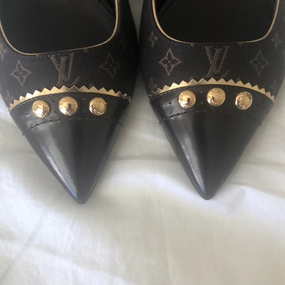 NEVER WORN Louis Vuitton Flats - Picture 2 of 7